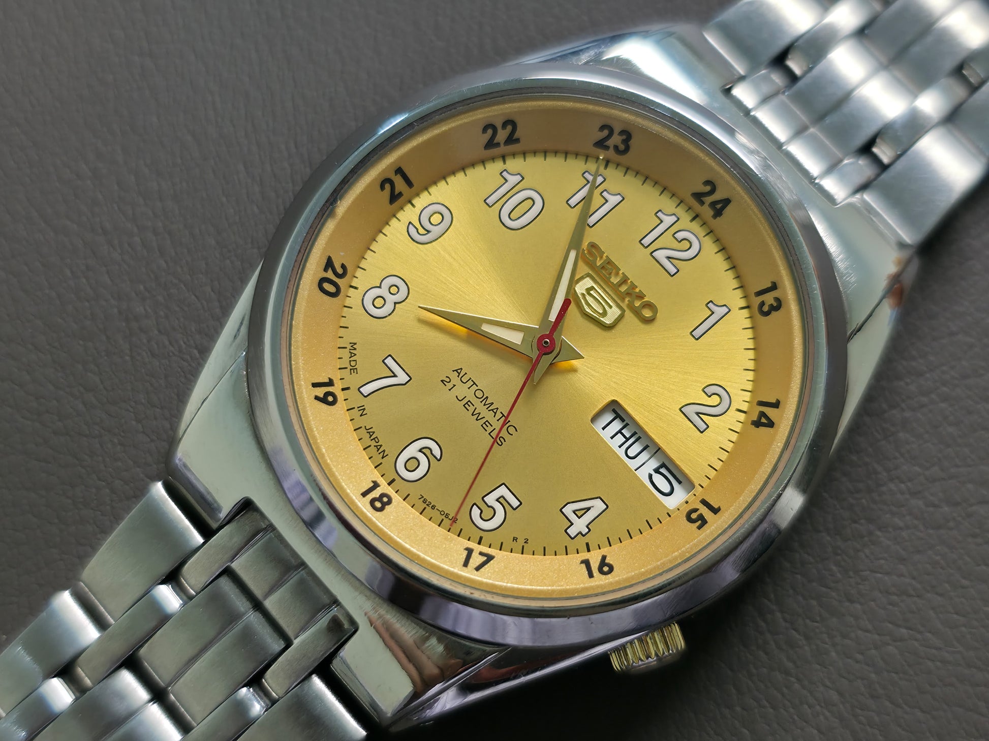 Seiko 5 Automatic 7S26-02C0 Railway Gold Dial 35mm Men's Watch, Perfect